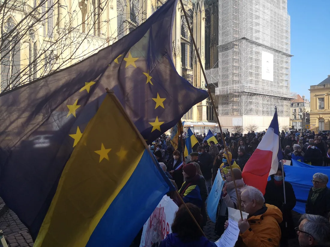 Départ de la manifestation pour la paix à Metz ce samedi 27 février 2022.